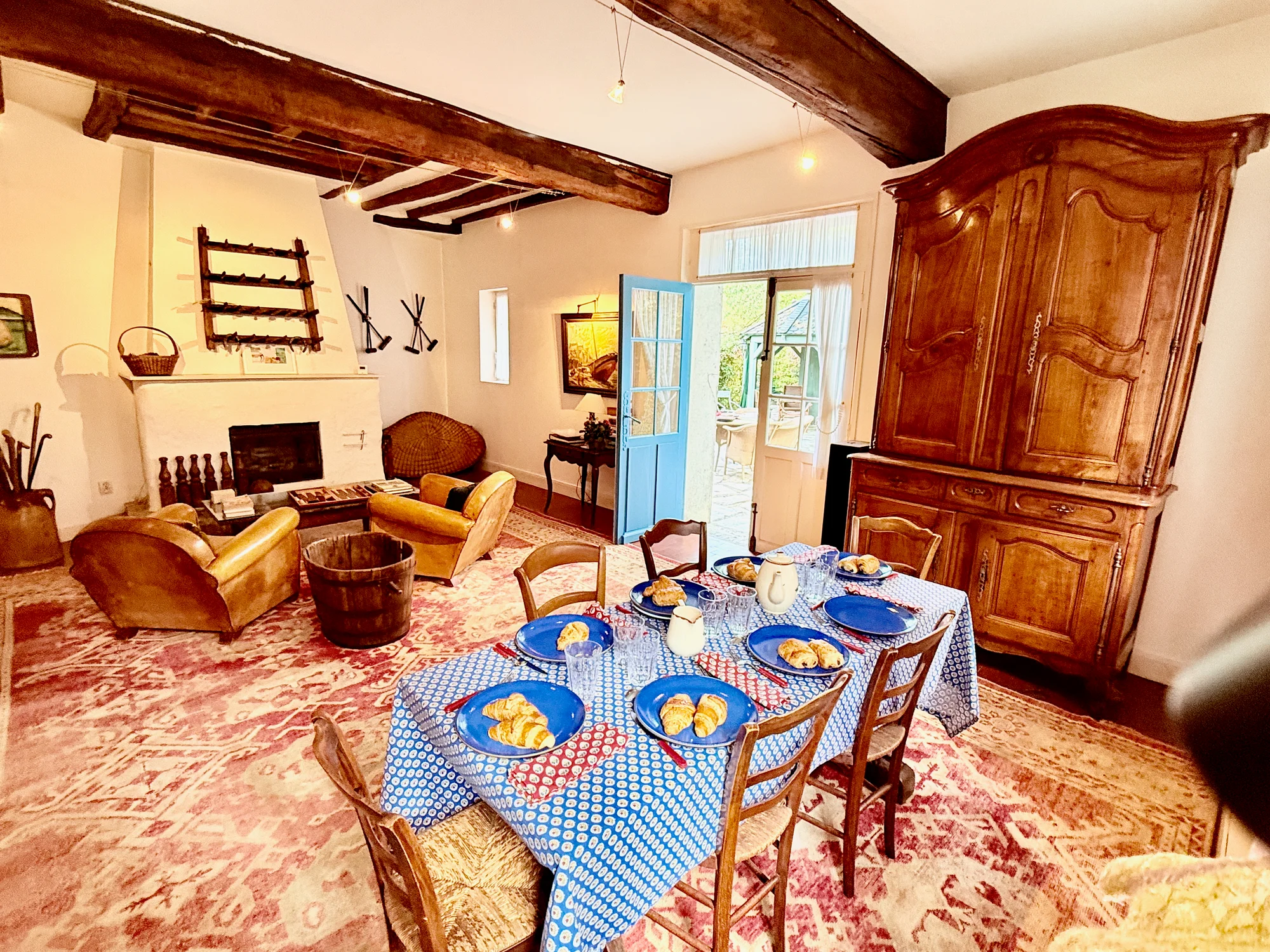 Open dining and living room at The Hollywood Hideaway