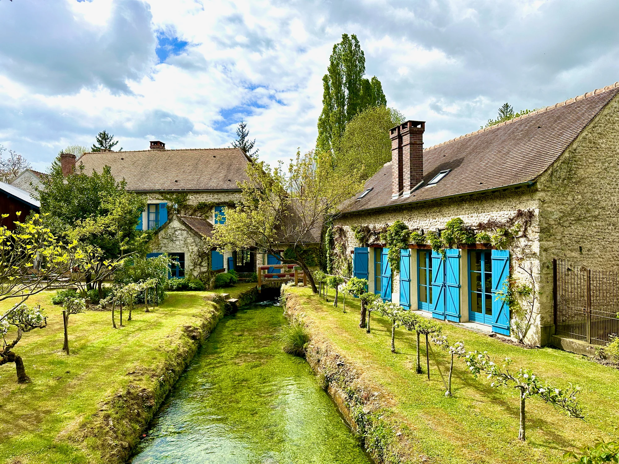 The estate with the Juine River running through the property